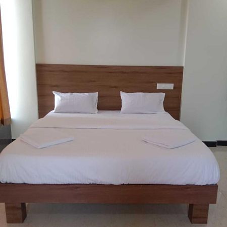 Hotel Royal Kitchen Hirisave Esterno foto